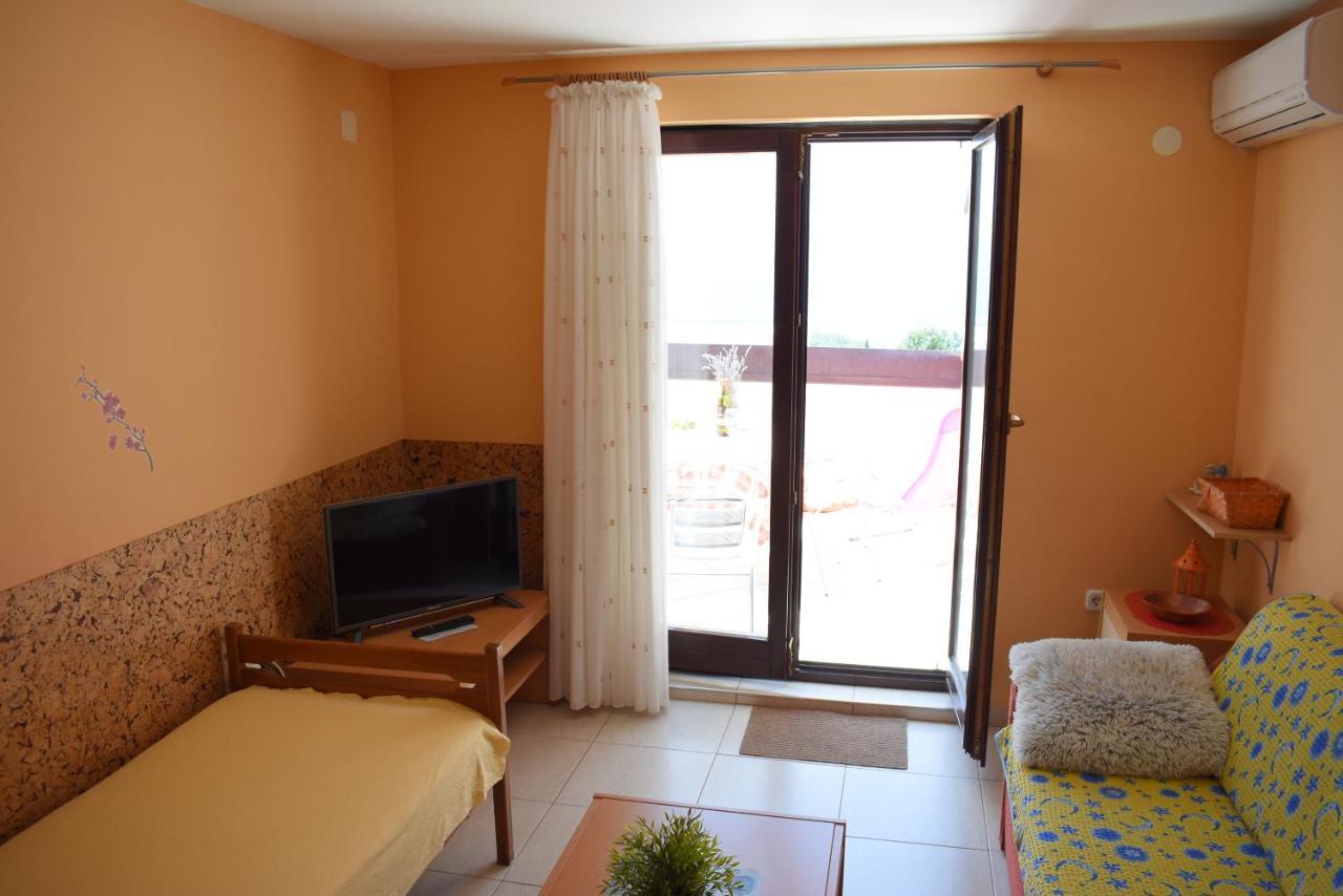 Apartments Pine Diver Пинезичи Экстерьер фото