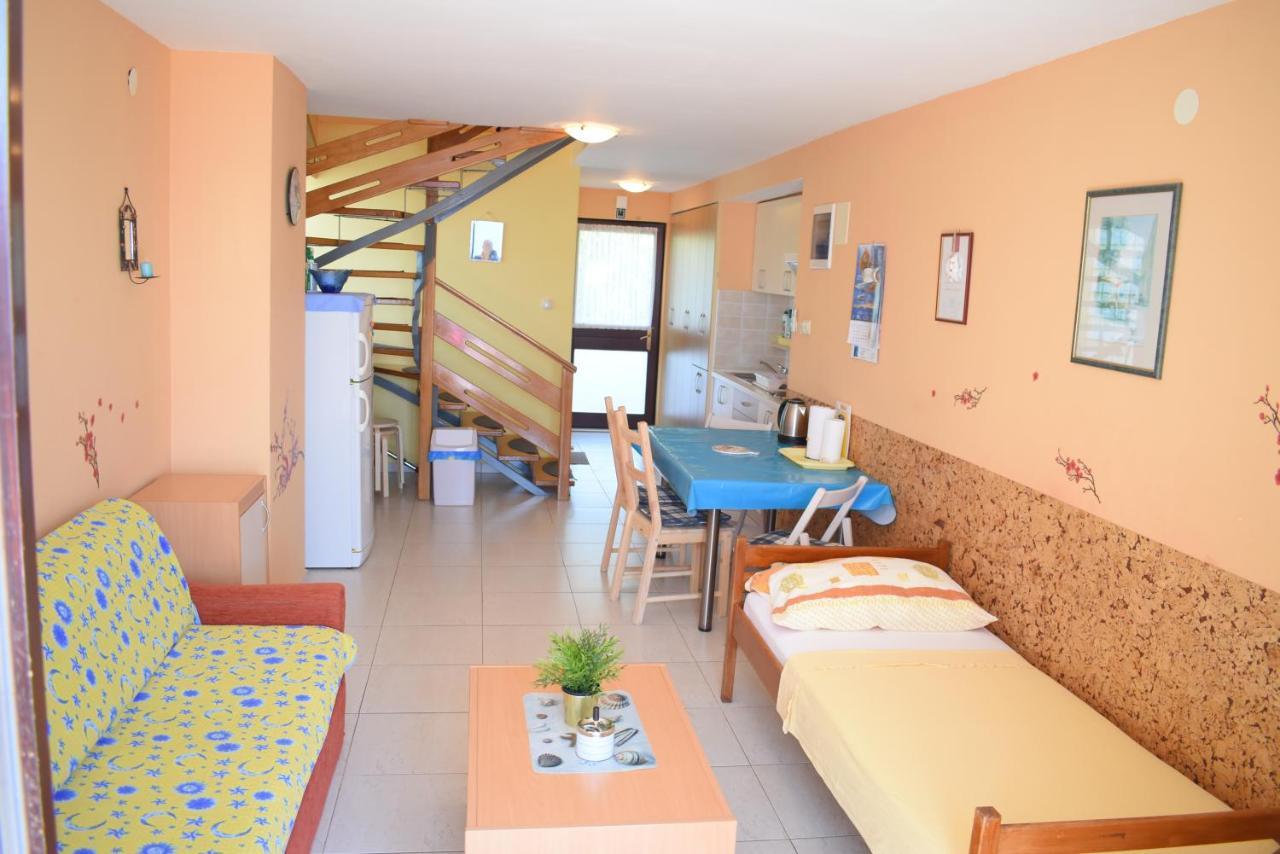 Apartments Pine Diver Пинезичи Экстерьер фото