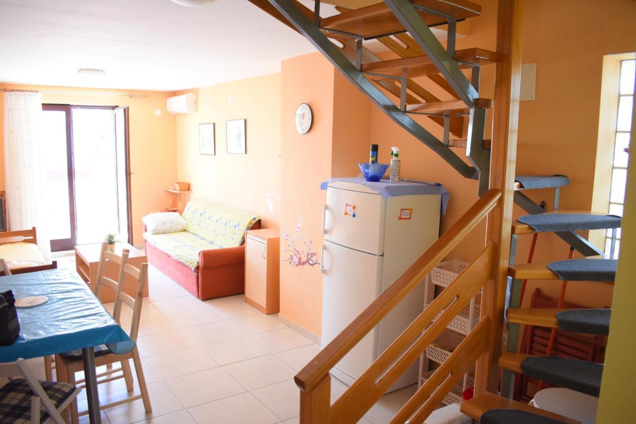 Apartments Pine Diver Пинезичи Экстерьер фото